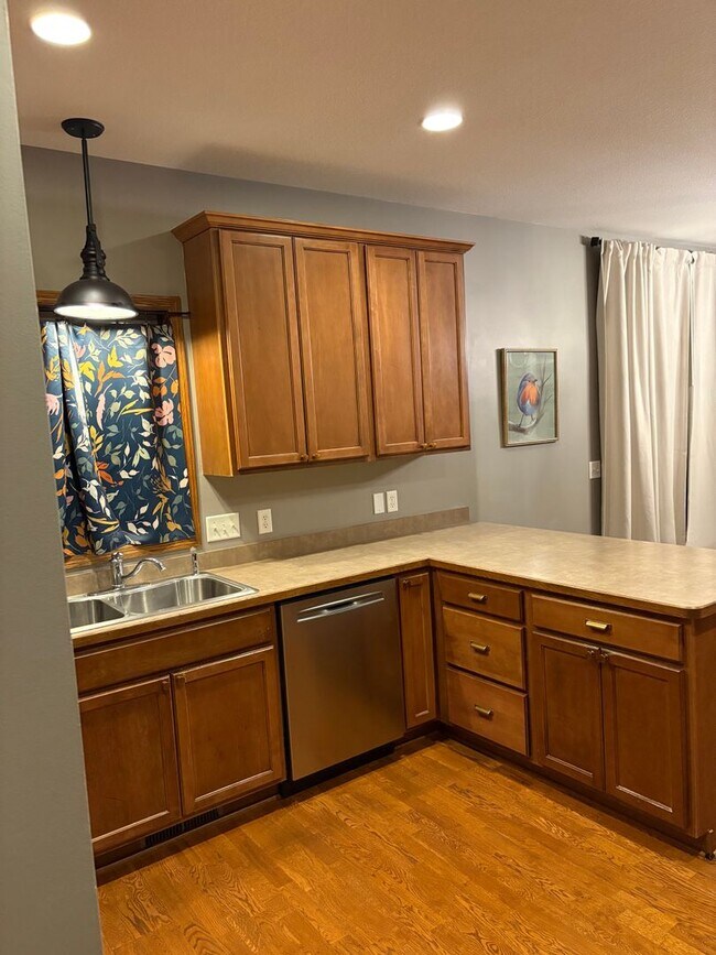 Foto del edificio - Large Lakeville Home for Lease