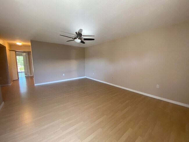 Foto del edificio - Charming 2BR/2BA Condo in the Heart of Port Charlotte!