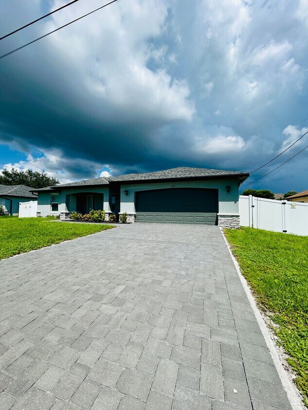 Don't Miss This 4 Bed, 2 Bath Home with Fe... - Don't Miss This 4 Bed, 2 Bath Home with Fe...