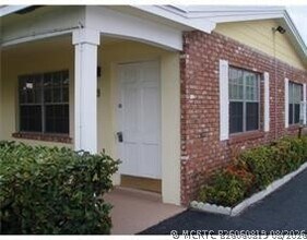 Building Photo - 4540 Bougainvilla Dr