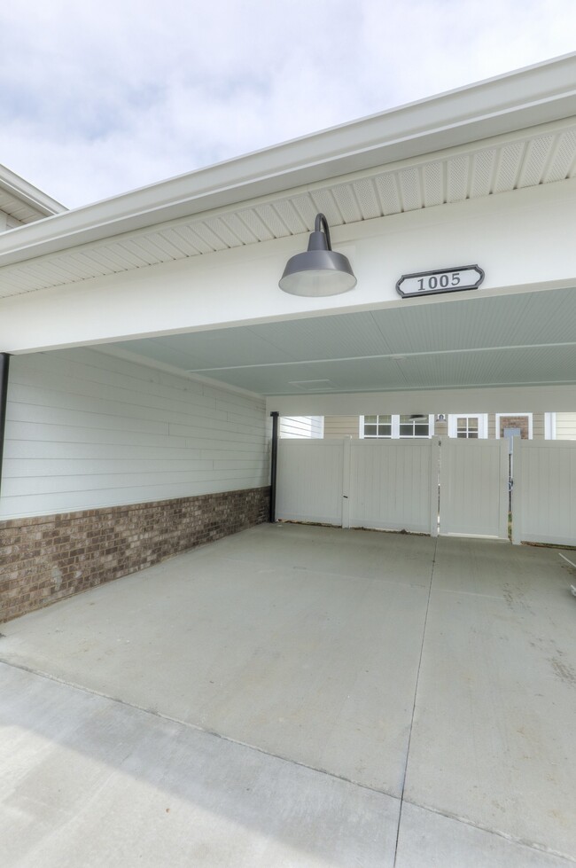 Building Photo - 1005 Milson Ln