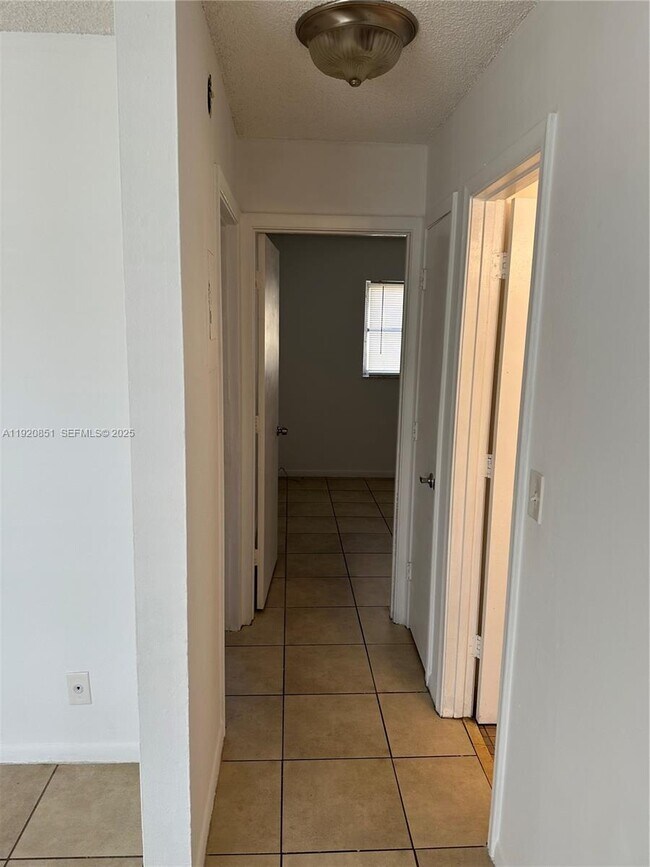 Foto del edificio - 5180 NE 6th Ave