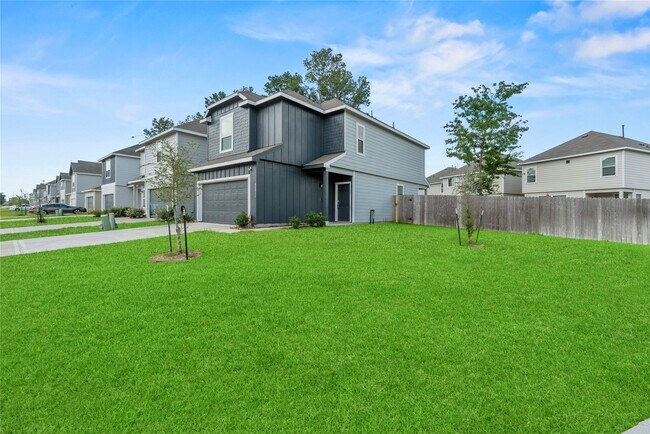 Building Photo - 22211 Grand Majestic Dr