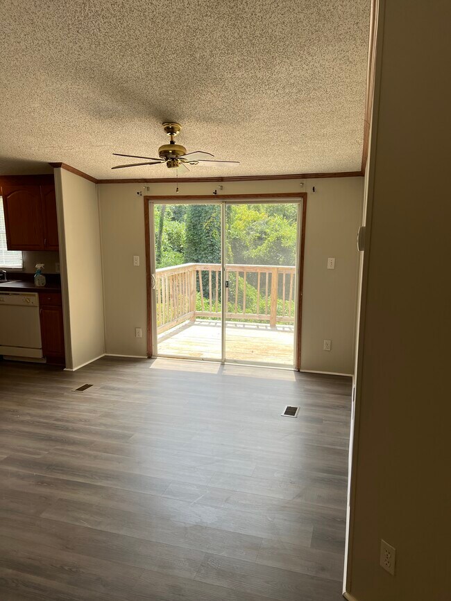 Breakfast Area - 1881 Vista Rd