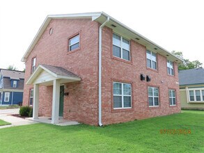 Building Photo - 324 S Santa Fe Ave
