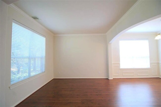 Building Photo - 606 Dinorah Ct