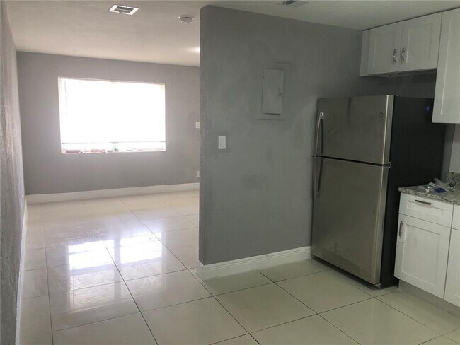 Foto del edificio - 839 NW 14th Ave