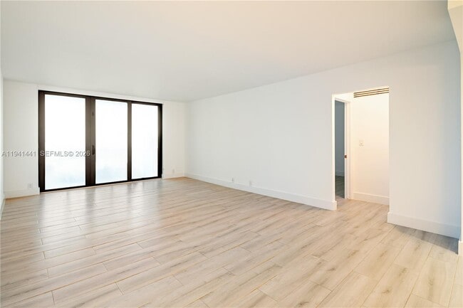 Building Photo - 1111 Crandon Blvd