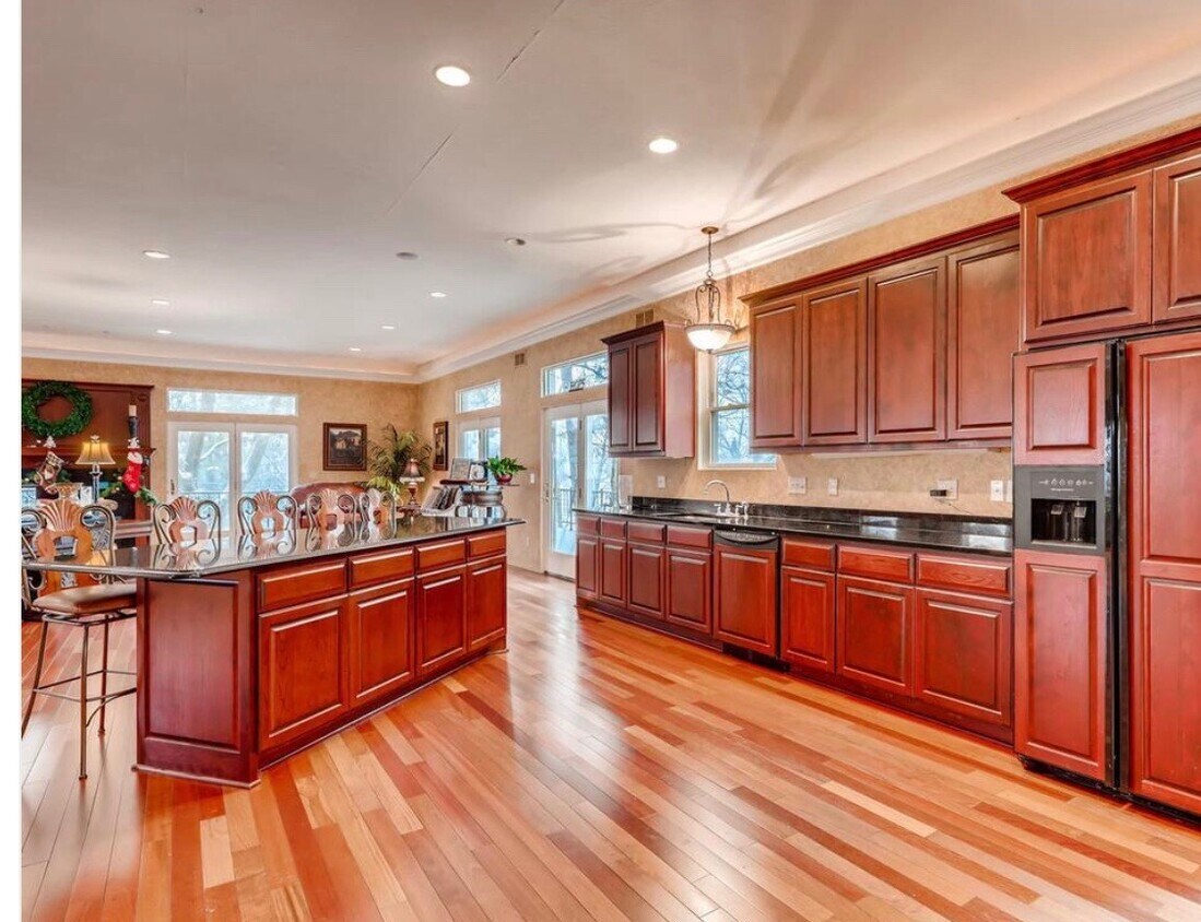 312 Chippenham Ln, Willernie, MN 55090 Apartments in Willernie, MN