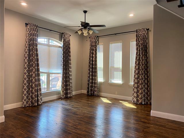 Building Photo - 2425 Lynbridge Dr