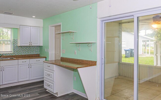 Building Photo - 3205 Kirby Dr