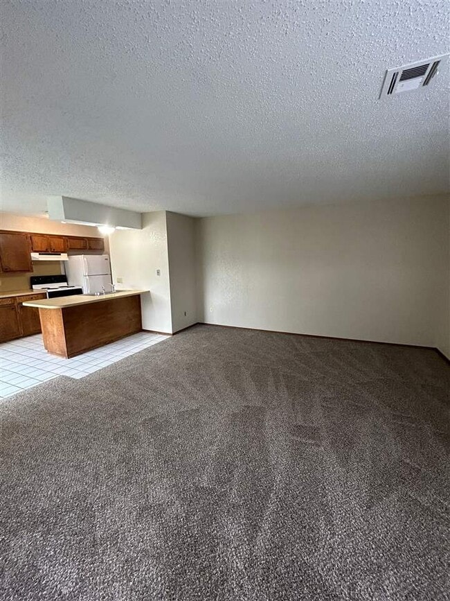 Building Photo - 901 NE Tortoise Dr