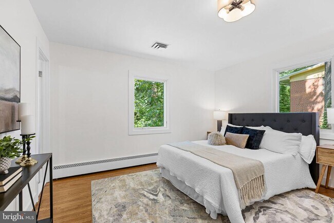 Foto del edificio - 6353 Crosswoods Dr