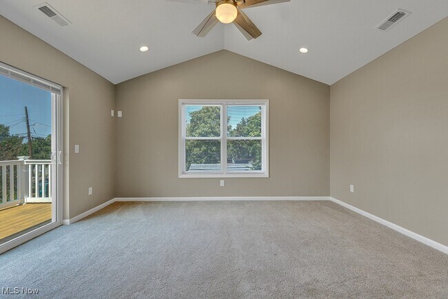 Foto del edificio - 5904 Wakefield Ave