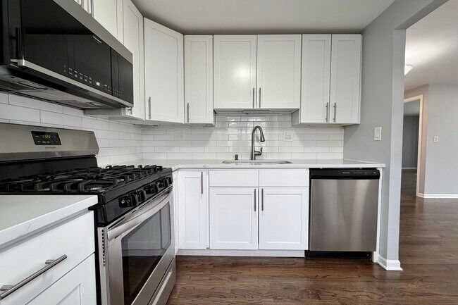 Foto del edificio - 1346 Forestdale Ct