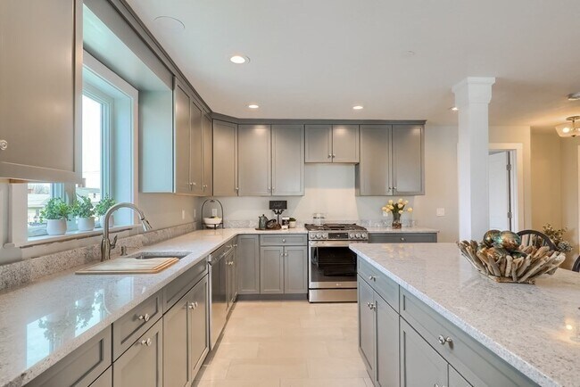 Building Photo - 1 Samoset Ct