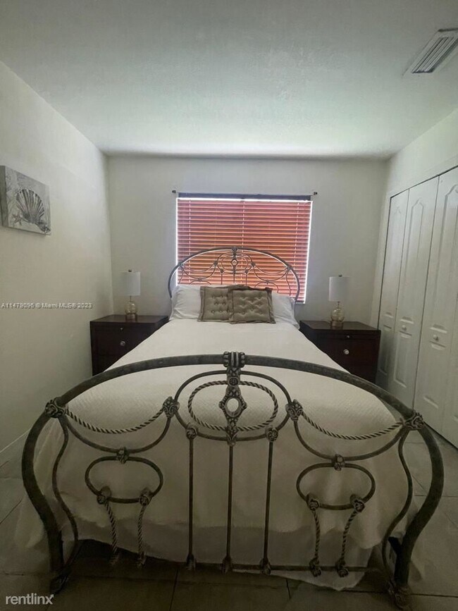 Foto del edificio - 3 br, 2 bath House - 25454 SW 122nd Pl # 0