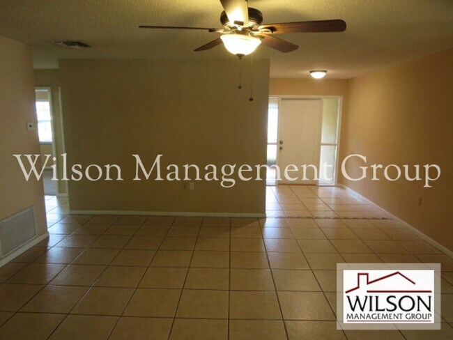 Building Photo - 3 br, 2 bath House - 2847 North Bermuda Av...