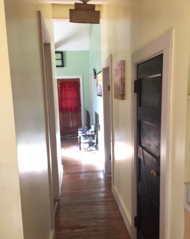 Building Photo - 347 S Davisson St