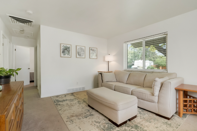 Foto del edificio - 6307 Fenton St