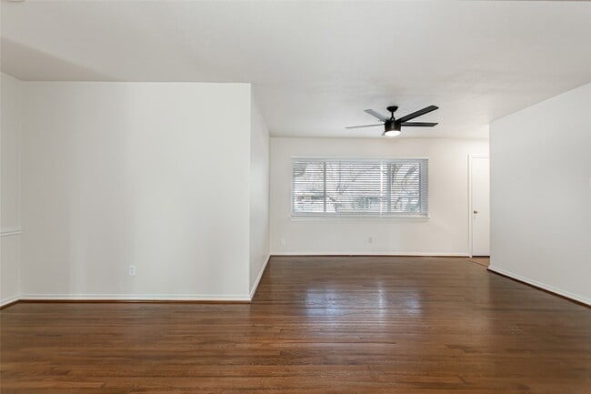 Building Photo - 6908 Wake Forrest Dr