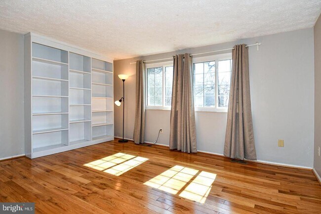 Building Photo - 8417 Cedar Falls Ct