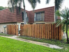 Building Photo - 3216 Spanish Wells Dr