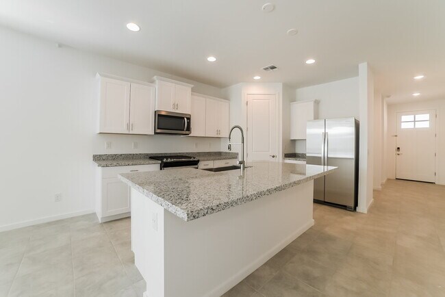 Building Photo - 11019 W Luxton Ln