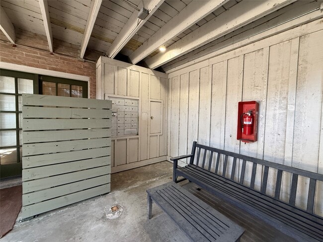 Building Photo - 1801 Cortlandt St