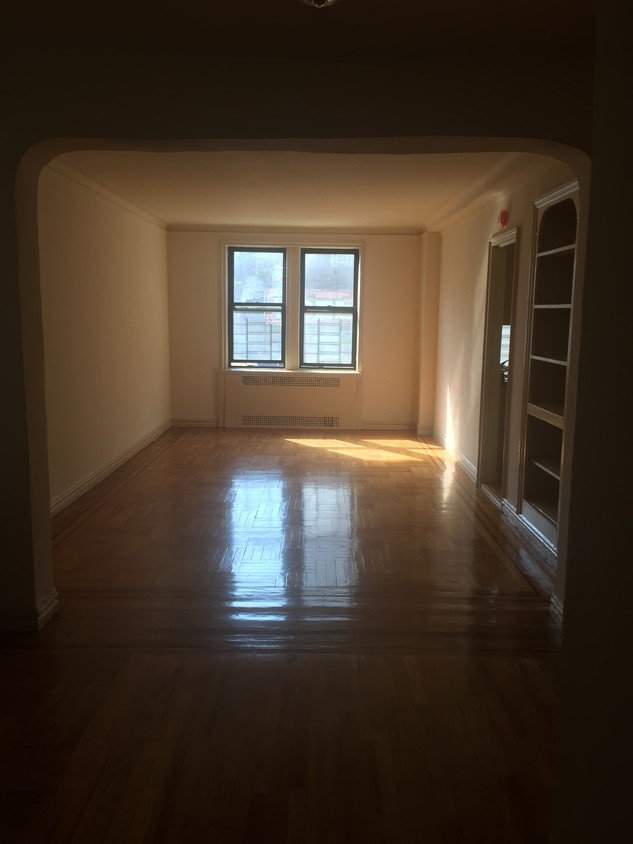 Primary Photo - 1185 Morris Ave
