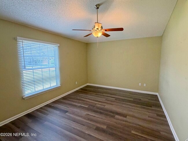 Building Photo - 6083 Alpenrose Ave