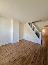 Building Photo - 1844 Hart Ln