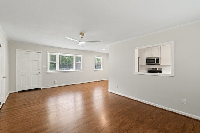 Foto del edificio - 5 Fairway Ln