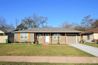 Building Photo - 1945 Coulcrest Dr