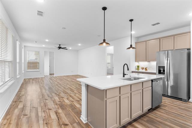 Foto del edificio - 1206 Falls Rush Wy