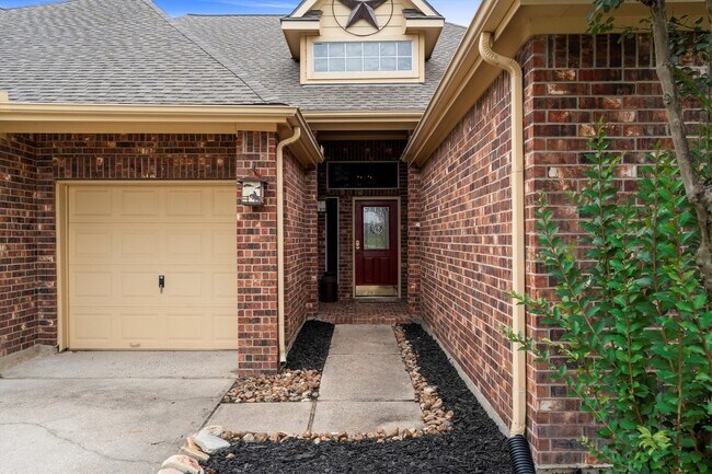 Building Photo - 19918 Cypresswood Lake Dr