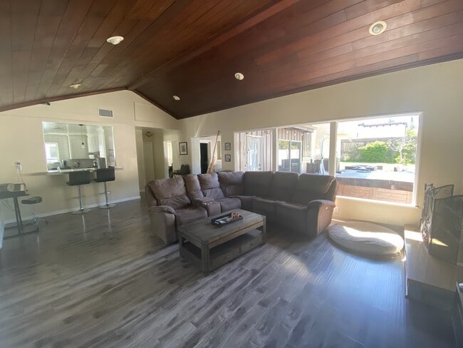 Living room - 4909 Gaviota Ave