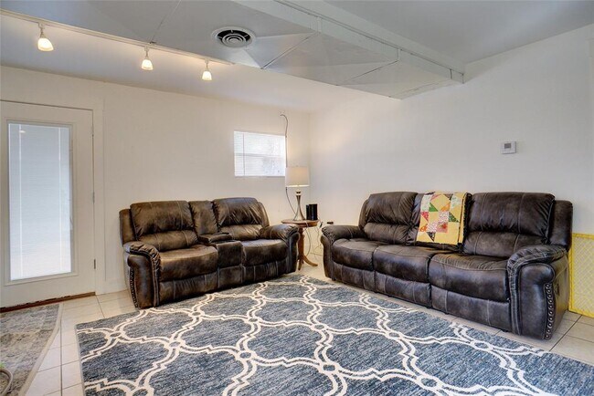 Foto del edificio - 8601 Jacksboro Hwy