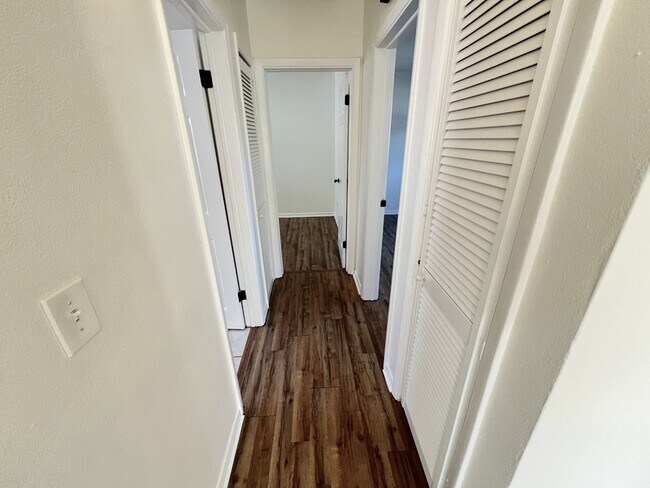 Foto del edificio - South Mercury Avenue - 308