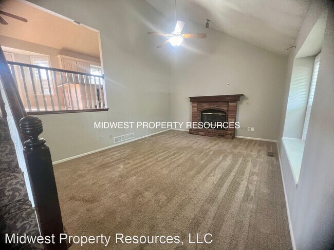 Foto del edificio - 4 br, 2.5 bath House - 913 NE Michael Dr