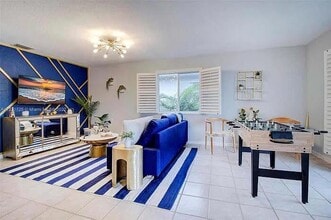 Building Photo - 917 Orange Isle