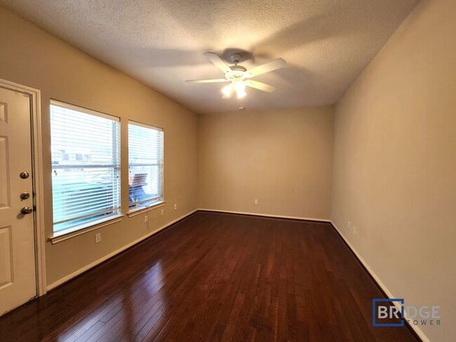 Building Photo - 319 Birdsall St