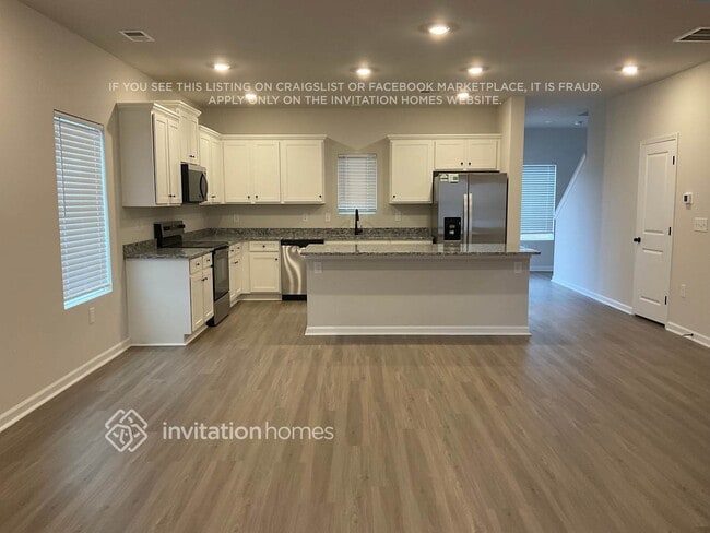 Building Photo - 3465 Bear Den Dr