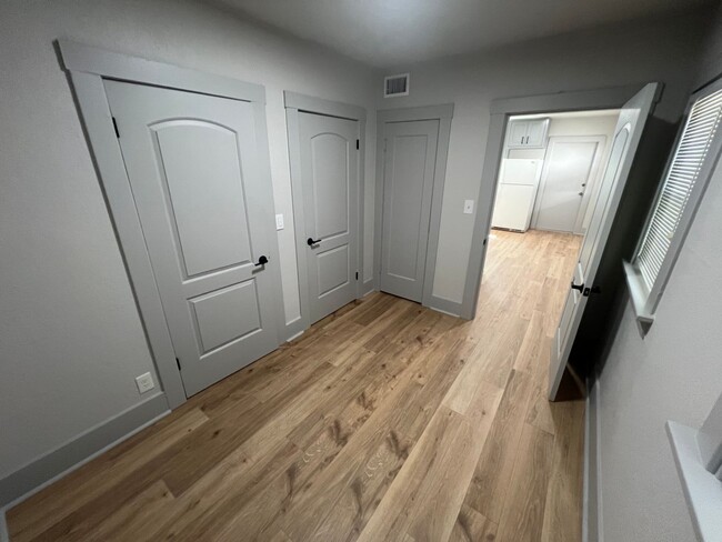 Building Photo - 2356 Gabriel Avenue
