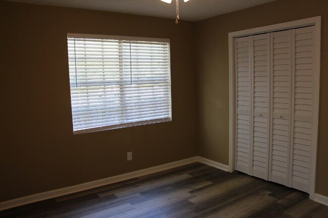 Building Photo - 697 Coventry Cir