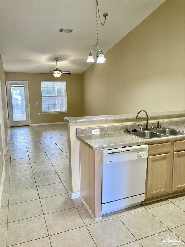 Building Photo - 2470 Trailwood Dr