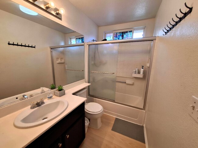 Foto del edificio - 48 Primrose Ct