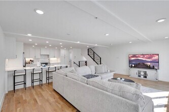 Building Photo - 4701 San Jacinto St