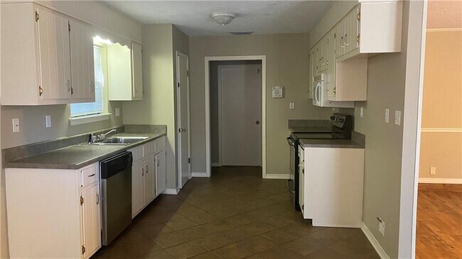 Building Photo - 1005 Cedar Creek Cir