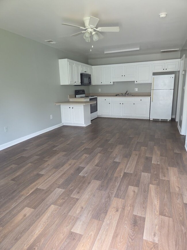 Building Photo - 123 Keyport Ct